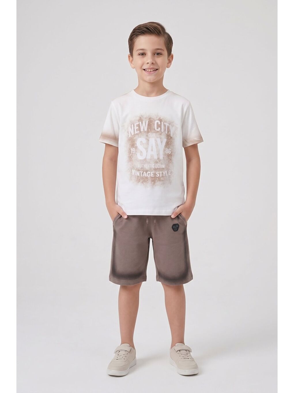 Kahverengi Kabartmalı Yazılı Tişörtlü Desenli Şortlu Erkek Çocuk 2li Takım 23816-2