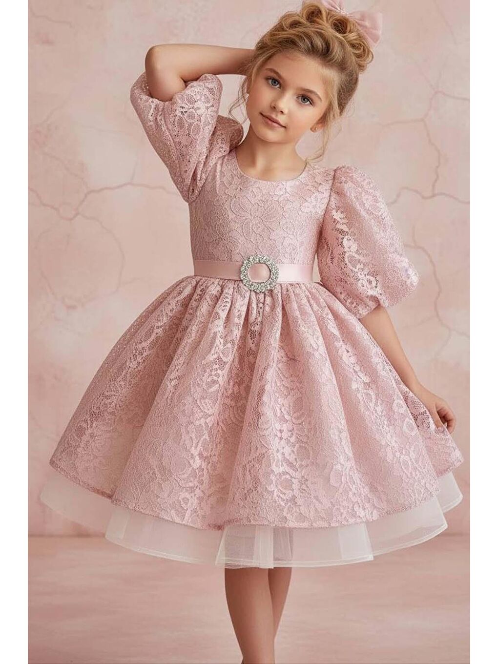 Pembe Kız Çocuk Üzeri Boydan Dantel Detaylı Beli Kemer ve Broş Detaylı Karpuz Kollu Pudra Abiye-1