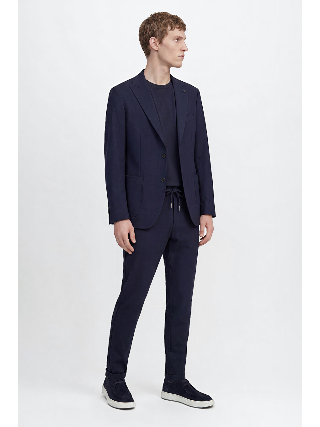 Erkek Lacivert Slim Fit Dar Kesim Kırlangıç Yaka Beli Bağlamalı Torba Cepli Takım Elbise-1