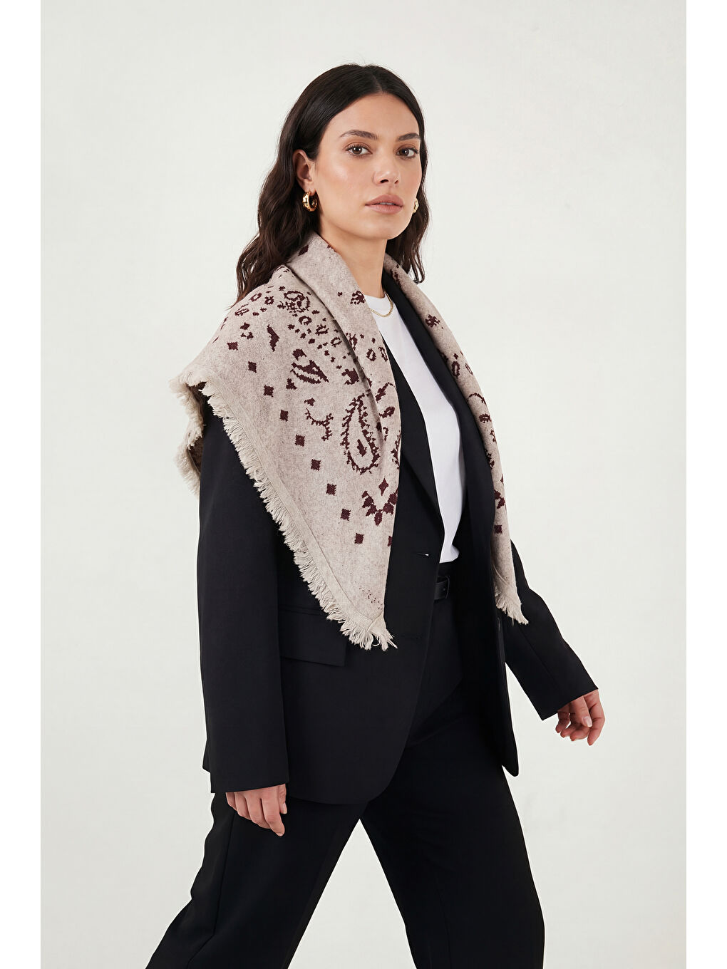 Bej Etnik Desenli Saçaklı 100 x 100 cm Şal 6941300-1