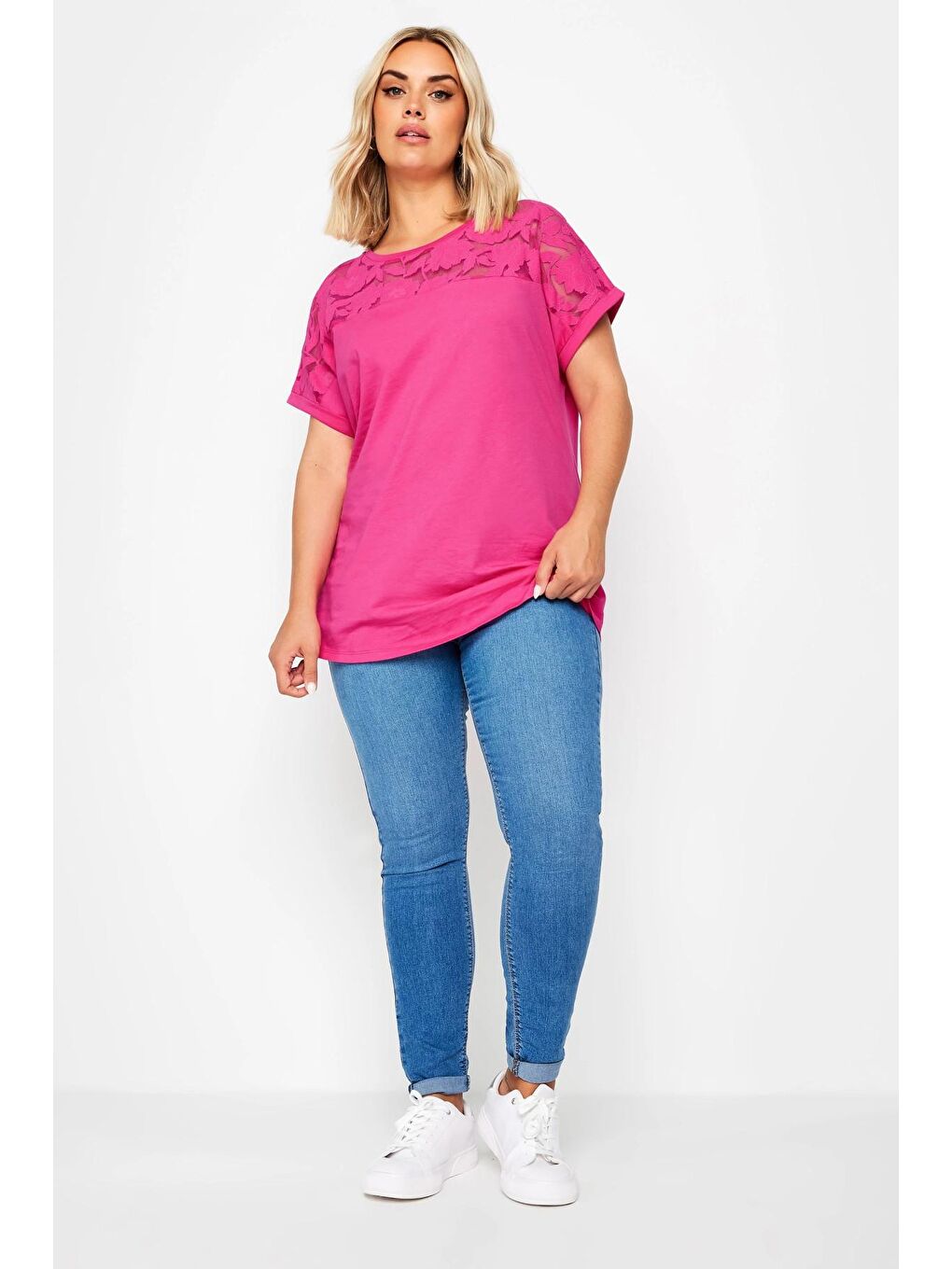 Stil Diva Pembe Büyük Beden Bisiklet Yaka Tül Detaylı Kısa Kollu T-shirt 321835