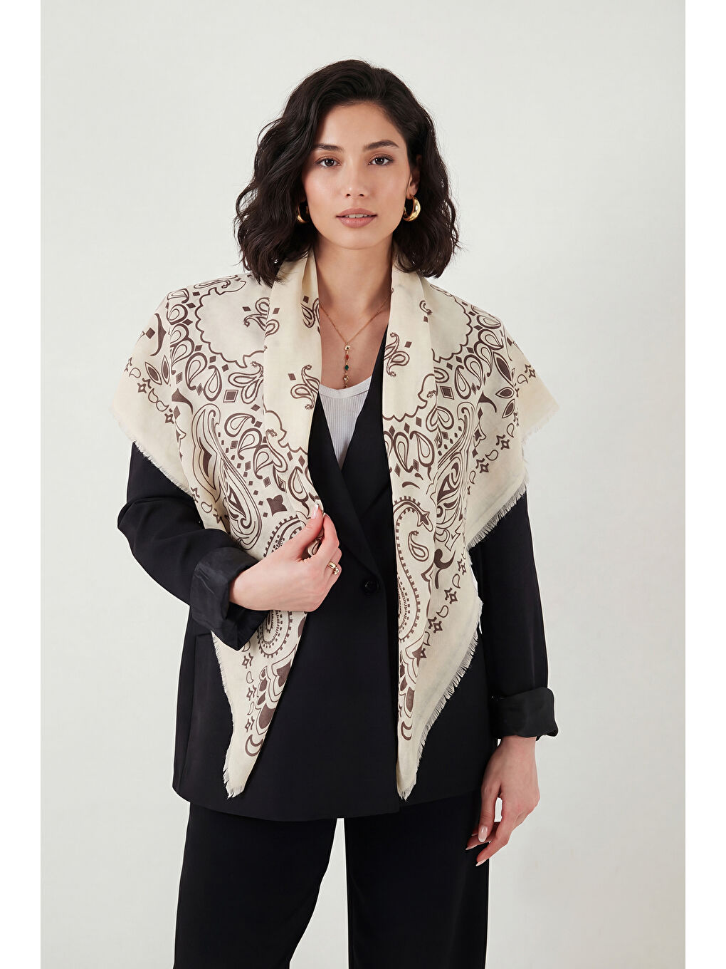 Bej Pamuklu 110 x 110 cm Desenli Kadın Şal 6941400