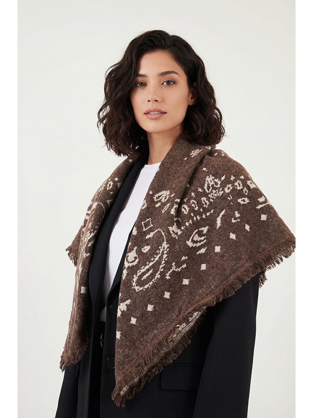 Kahverengi Etnik Desenli Saçaklı 100 x 100 cm Şal 6941300-4