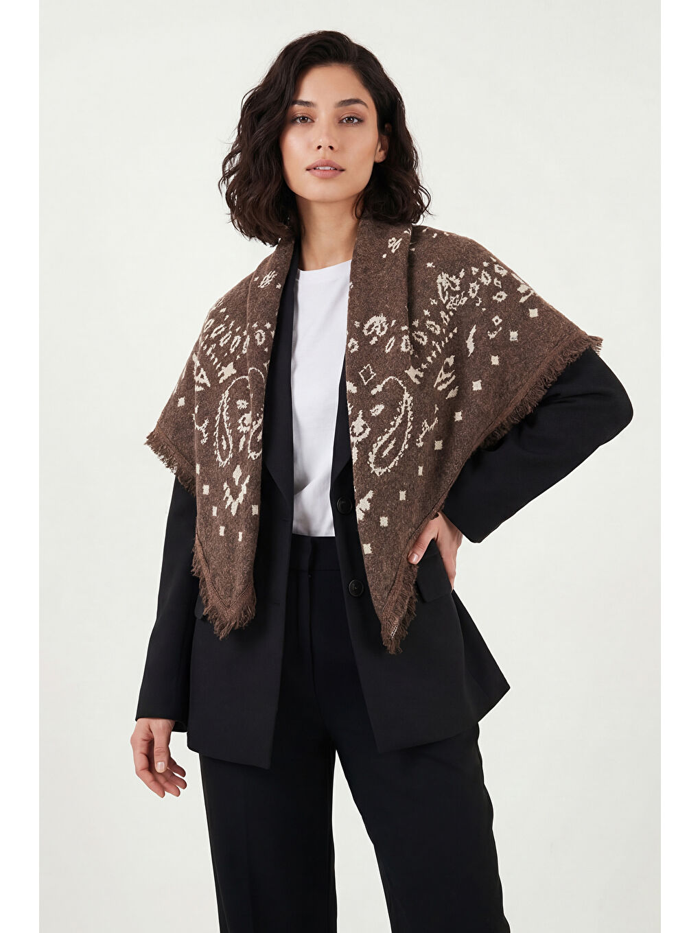 Kahverengi Etnik Desenli Saçaklı 100 x 100 cm Şal 6941300-5