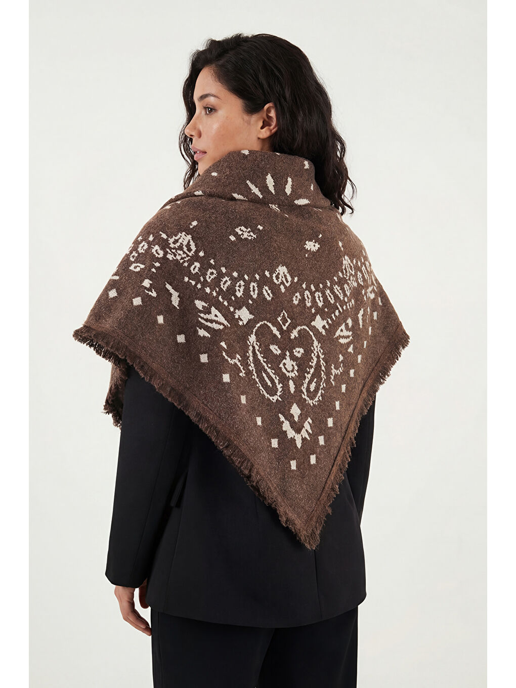 Kahverengi Etnik Desenli Saçaklı 100 x 100 cm Şal 6941300-6