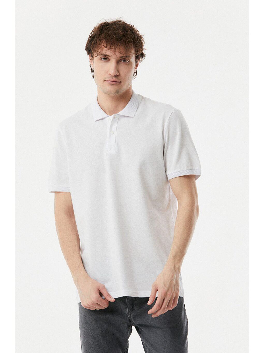 Beyaz Basic Polo Yaka Düğmeli Tişört