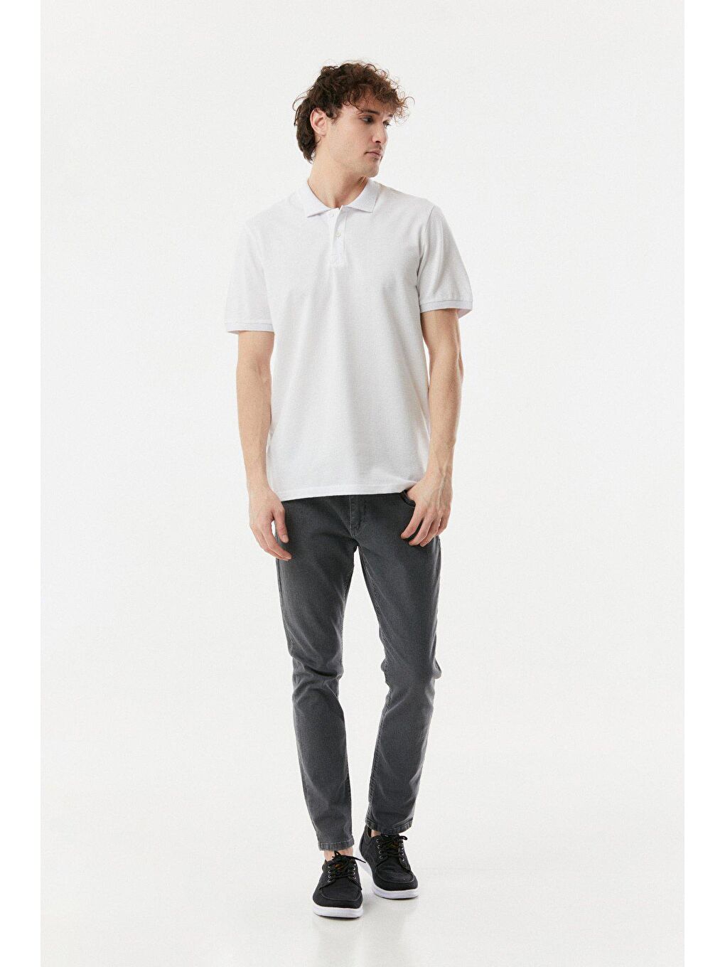 Beyaz Basic Polo Yaka Düğmeli Tişört-1