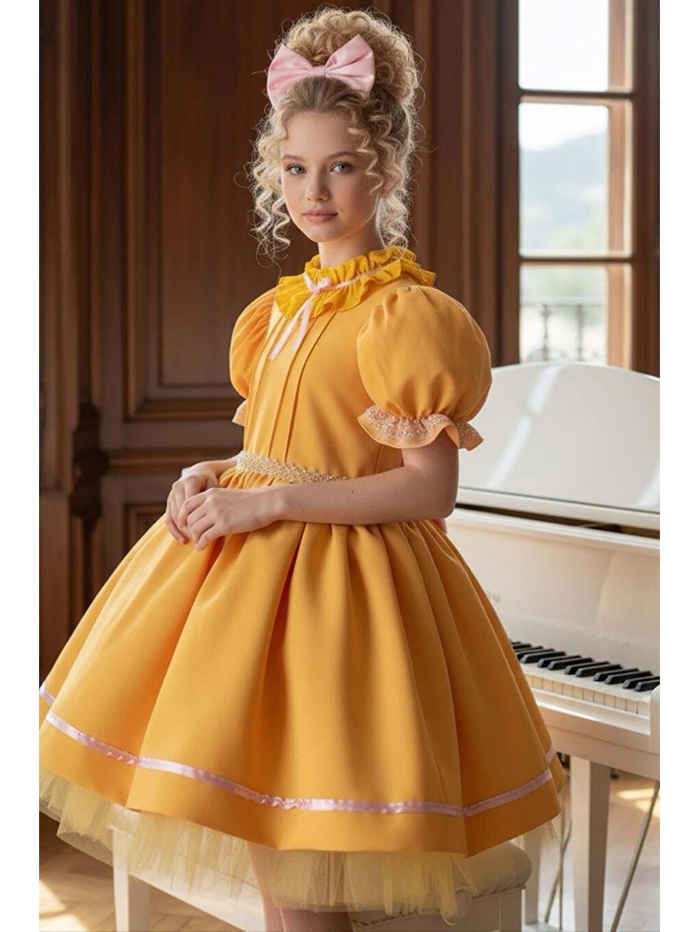 Kız Çocuk Palyaço Yaka ve Fırfırlı Beli İnci Şerit Detaylı Balon Kollu Kabarık Sarı Abiye-2