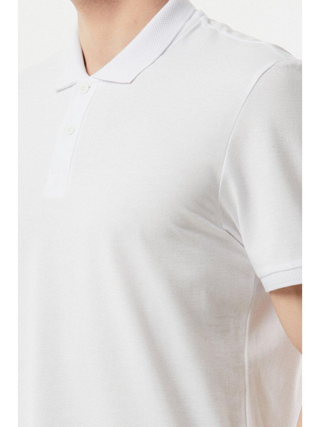Beyaz Basic Polo Yaka Düğmeli Tişört-3