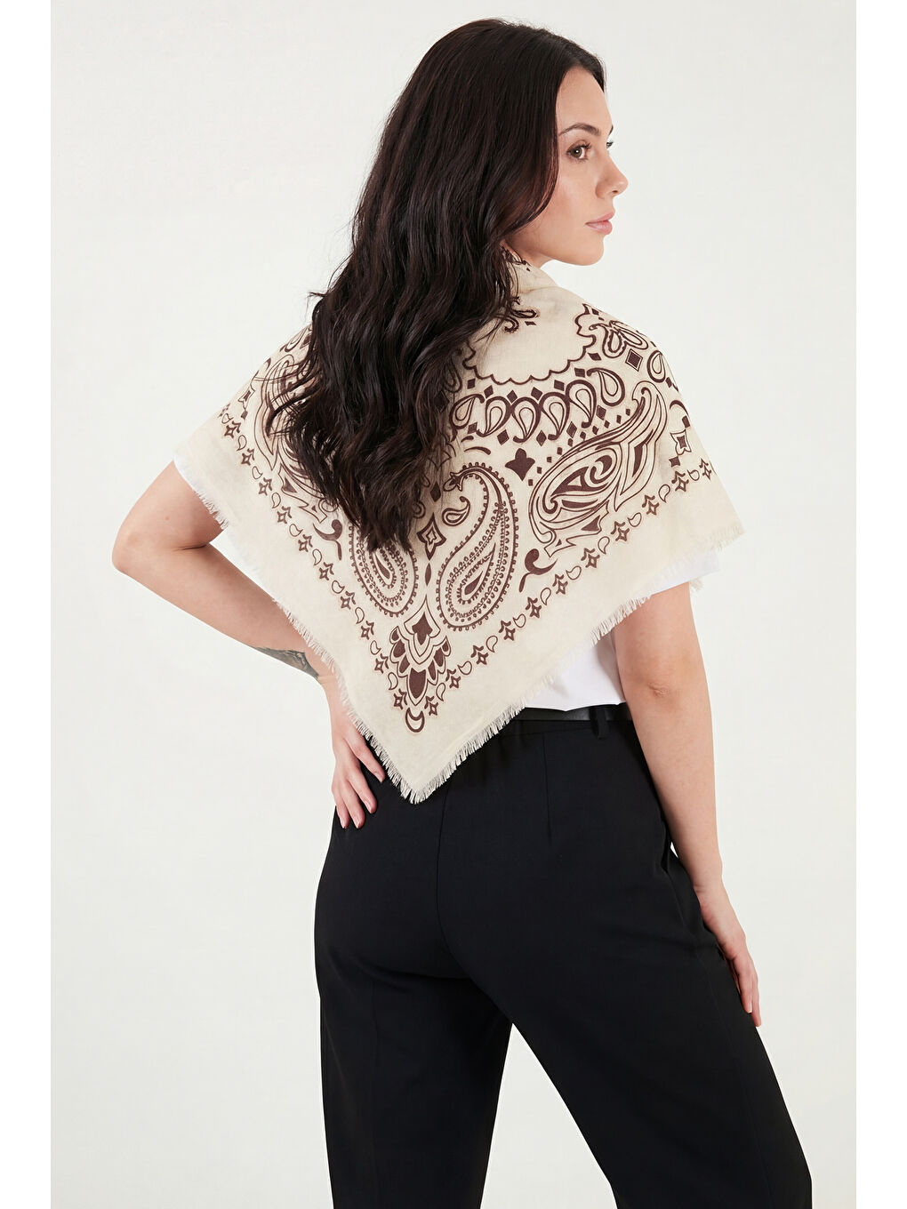 Kahverengi Pamuklu 110 x 110 cm Desenli Kadın Şal 6941400-2