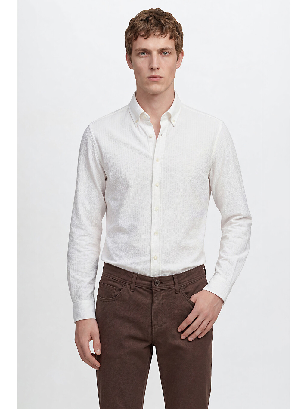 Erkek Beyaz Tailored Slim Fit Dar Kesim Düğmeli Yaka Gofre Desenli Travel Gömlek-3