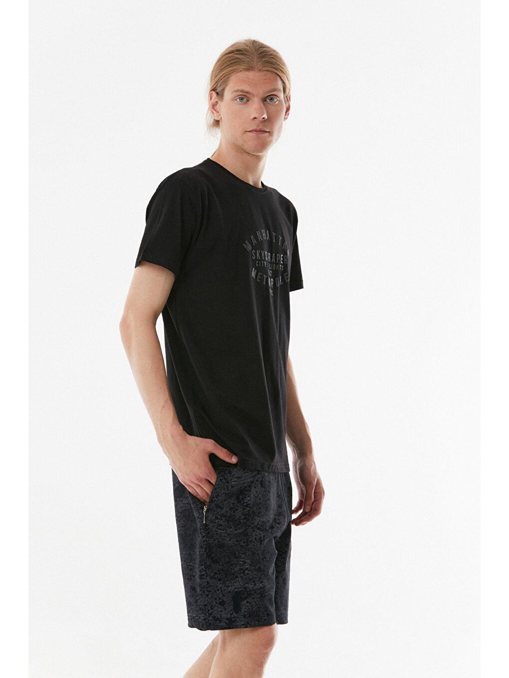 Siyah Manhattan Baskılı Bisiklet Yaka Tişört-4