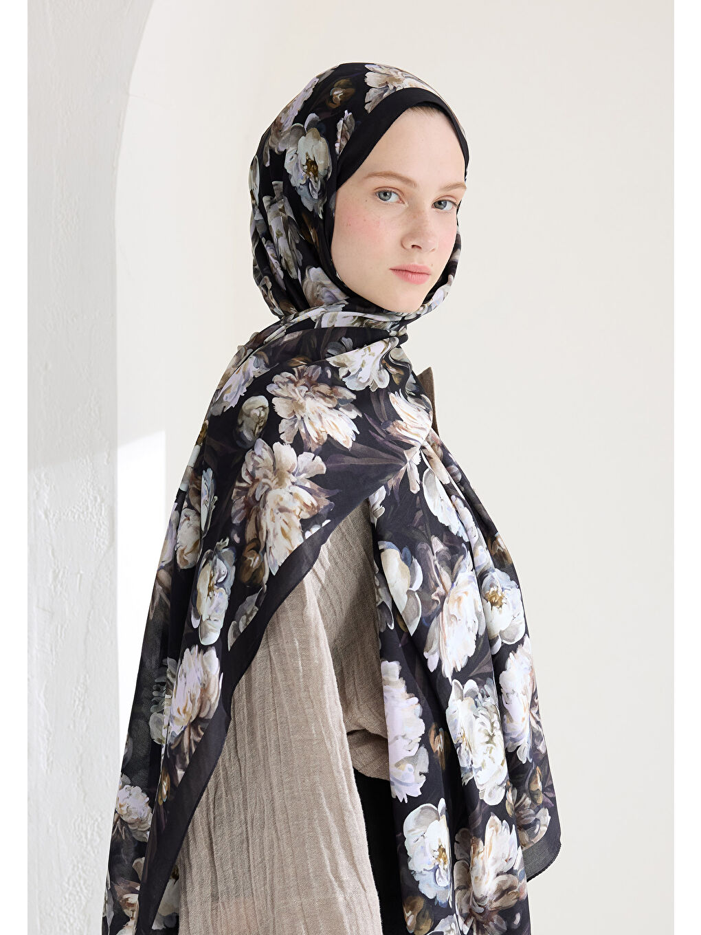 Bej Lotus Floş Viskon Şal Vizon