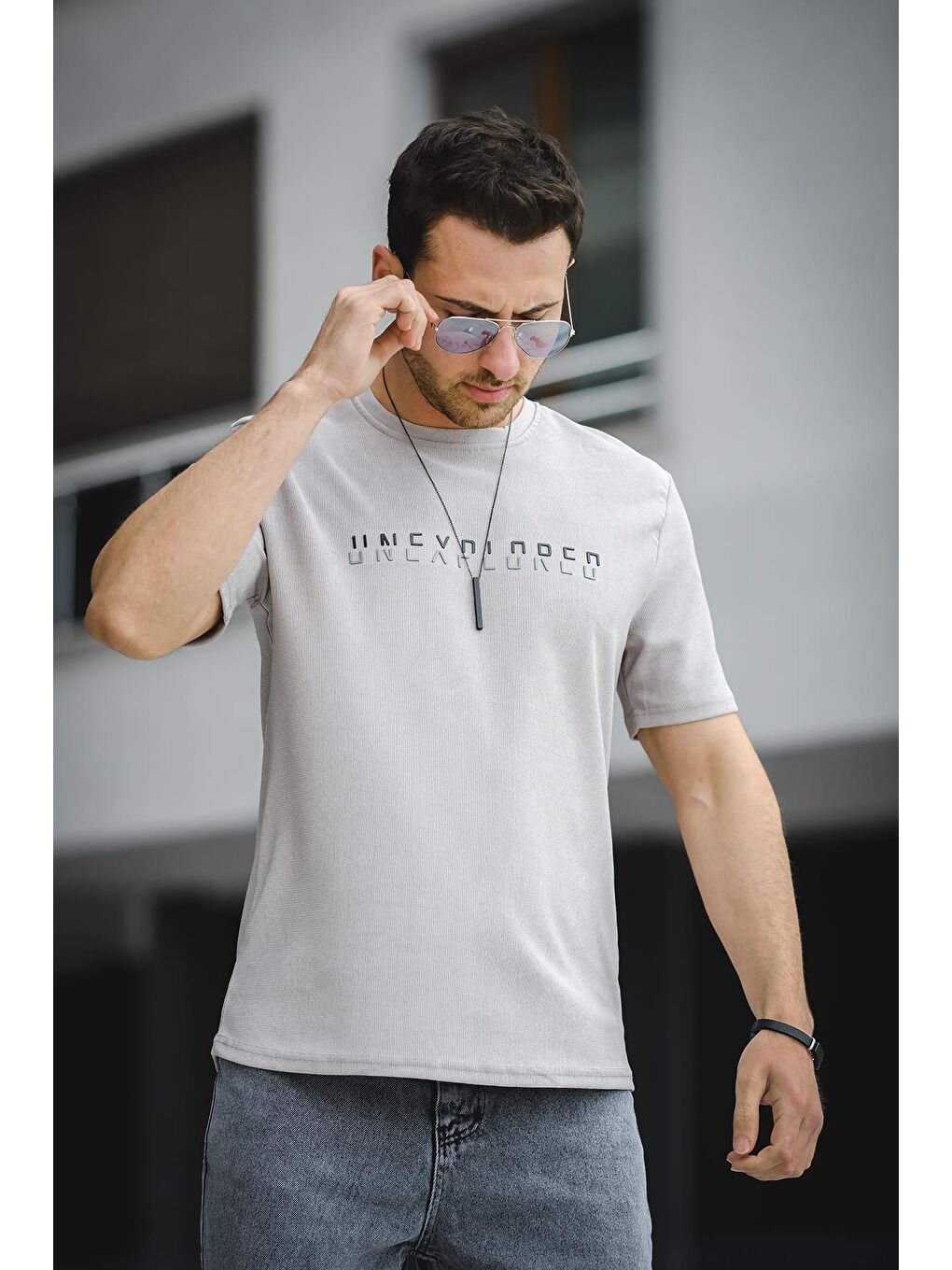 Gri Unexplored Baskılı Comfort Fit Bisiklet Yaka Likralı Erkek Tişört