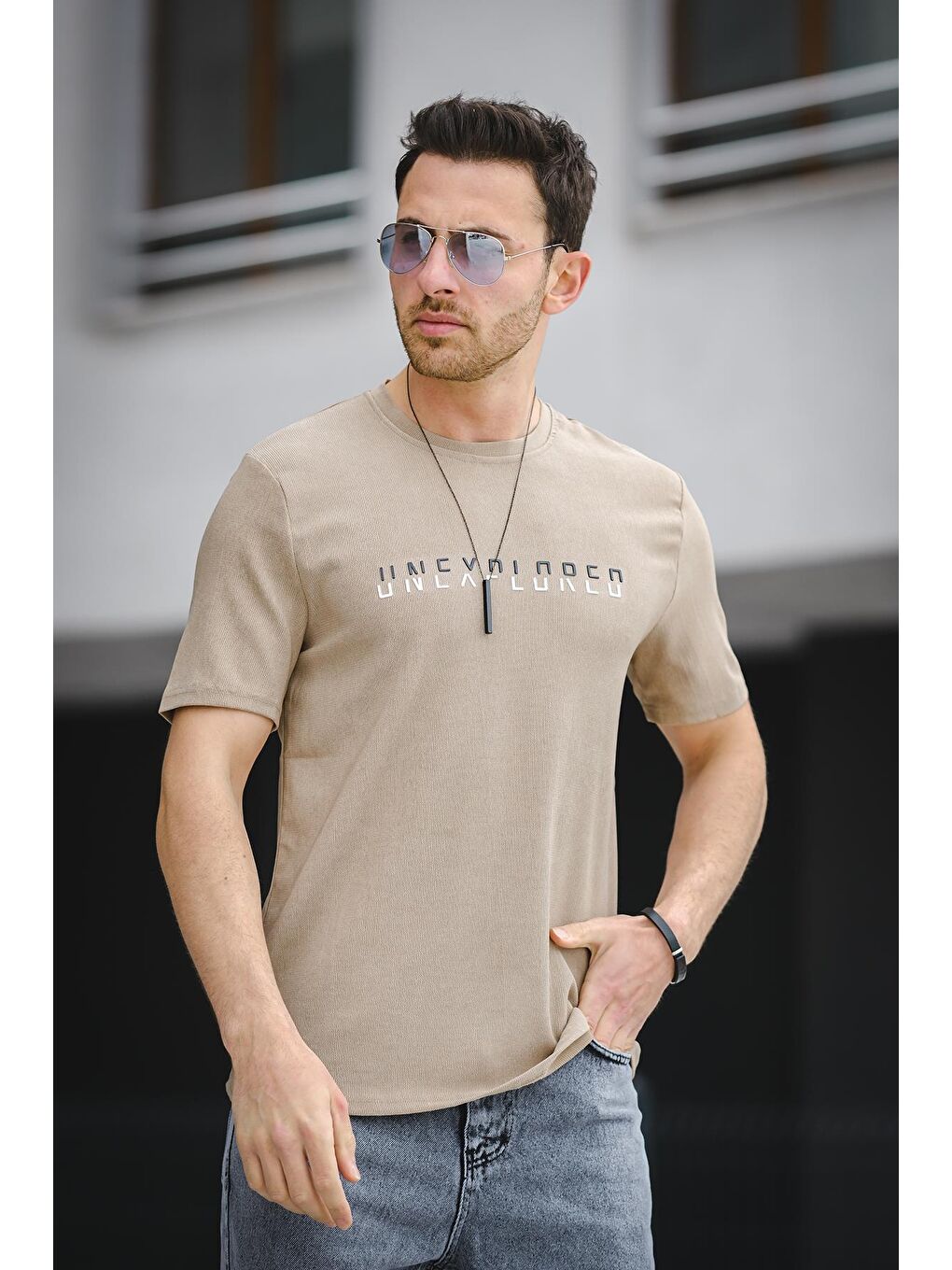 Bej Unexplored Baskılı Comfort Fit Bisiklet Yaka Likralı Erkek Tişört-1