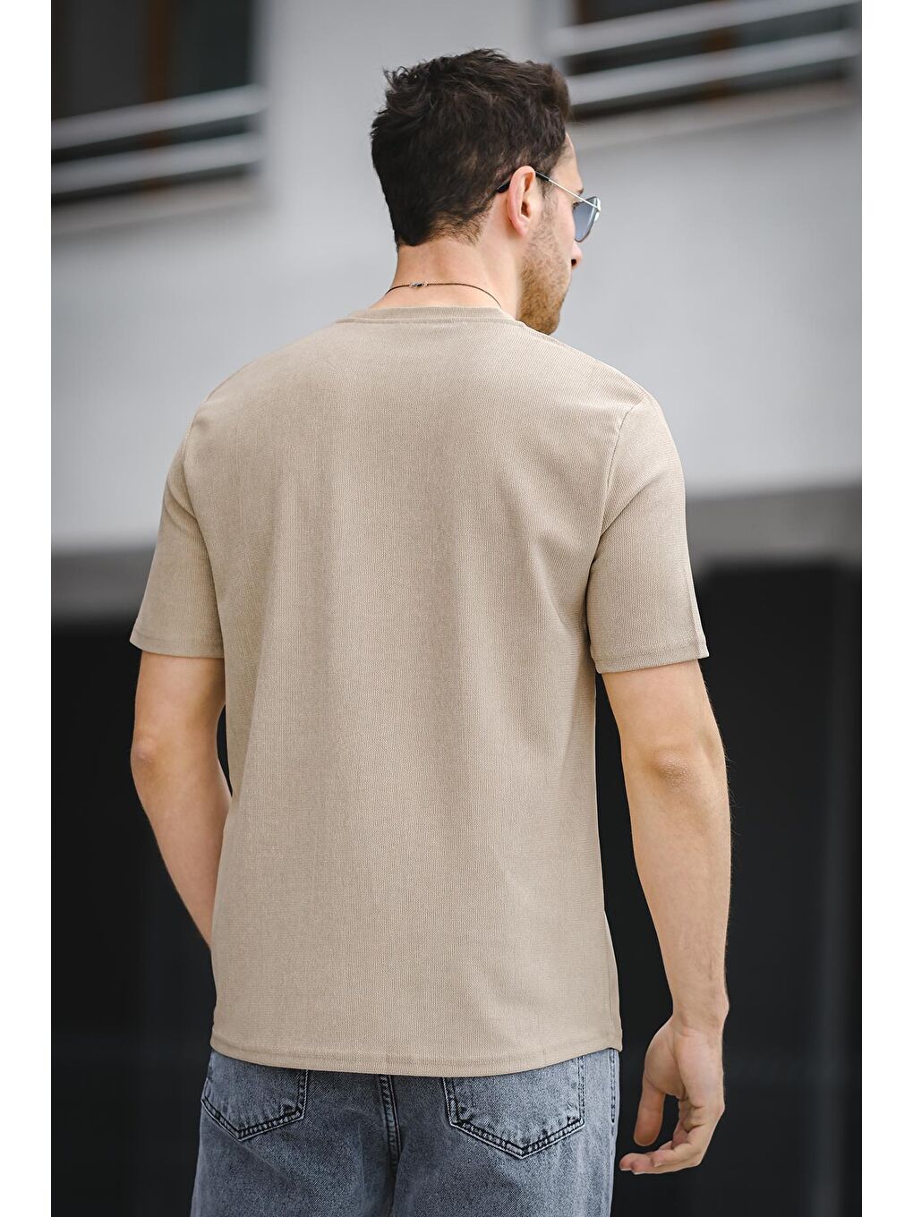 Bej Unexplored Baskılı Comfort Fit Bisiklet Yaka Likralı Erkek Tişört-3