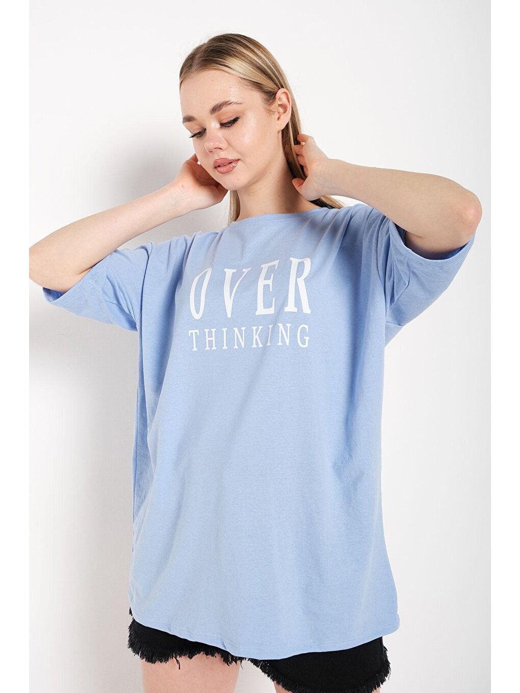 Trendseninle Bebek Mavisi Kadın Bebe Mavisi Over Thinking Baskılı Oversize T-shirt - 1