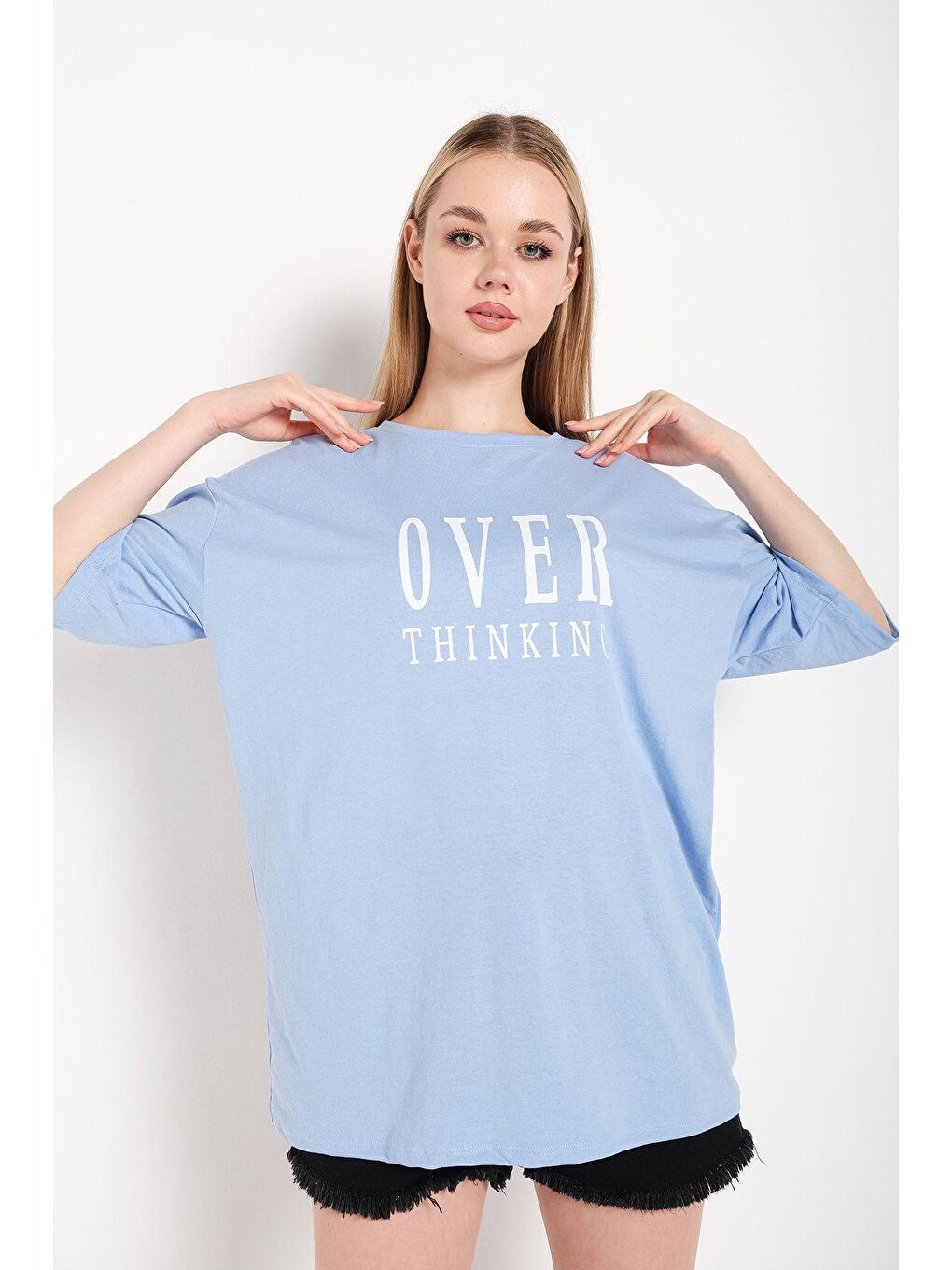 Trendseninle Bebek Mavisi Kadın Bebe Mavisi Over Thinking Baskılı Oversize T-shirt - 3