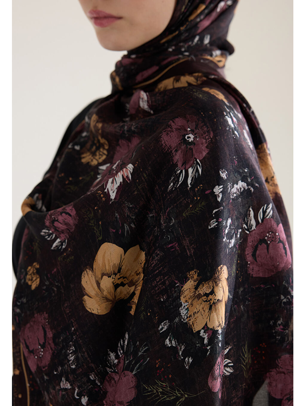 Kahverengi Tıny Garden Floş Viskon Şal Kahve-2