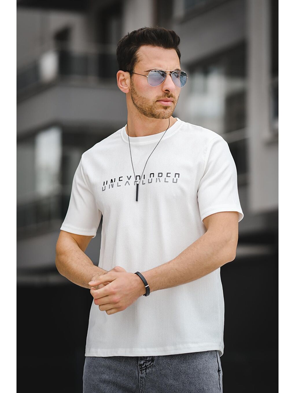 Beyaz Unexplored Baskılı Comfort Fit Bisiklet Yaka Likralı Erkek Tişört-1