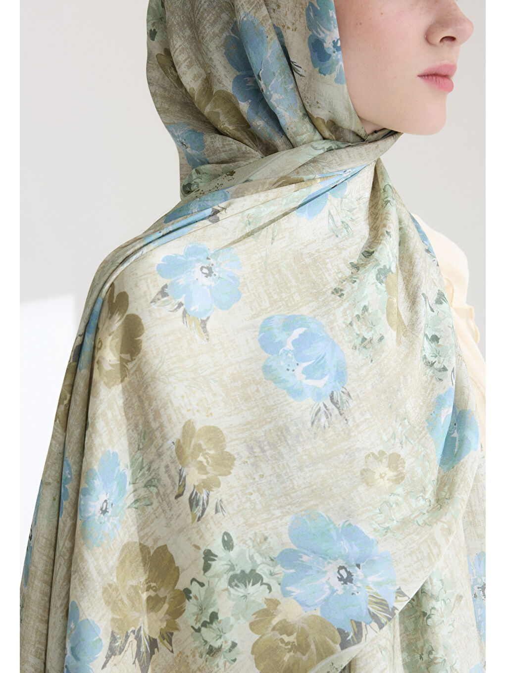 Tıny Garden Floş Viskon Şal Bej-1