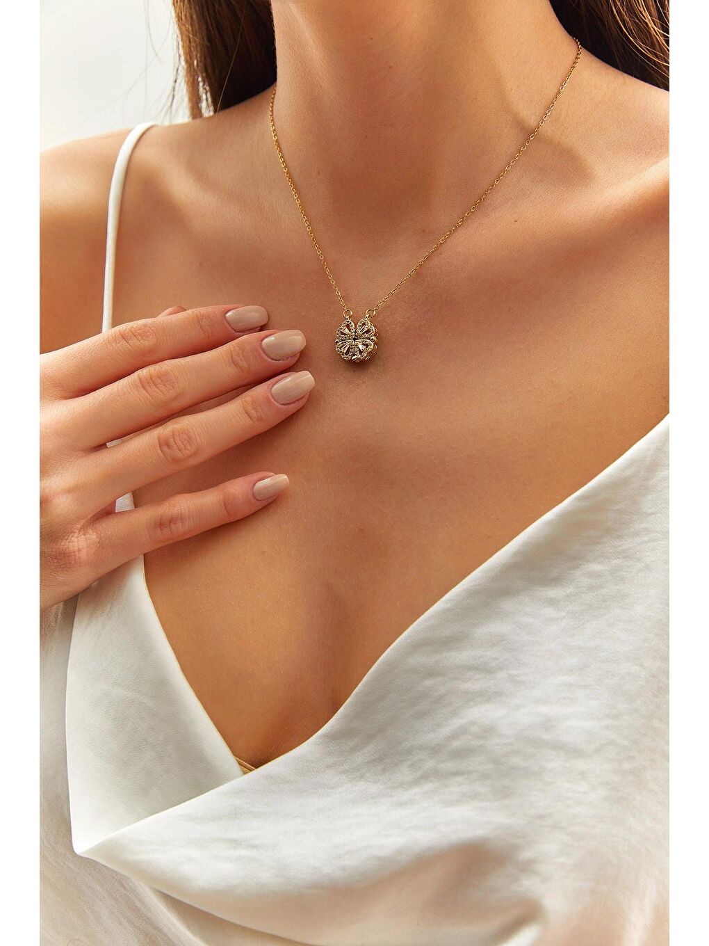 Sarı Kadın Aksesuar Çelik Mıknatıslı Yonca Kolye-3