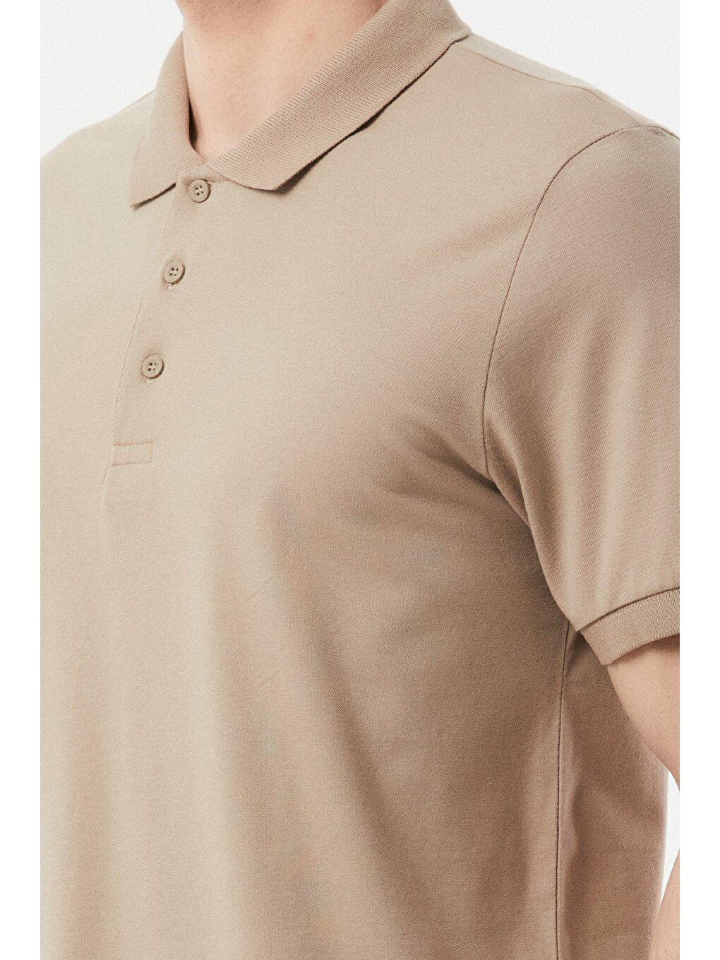 Bej Polo Yaka Düğmeli Tişört-3