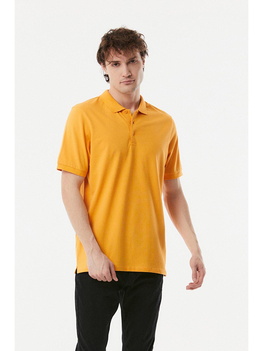 Sarı Polo Yaka Düğmeli Tişört-1