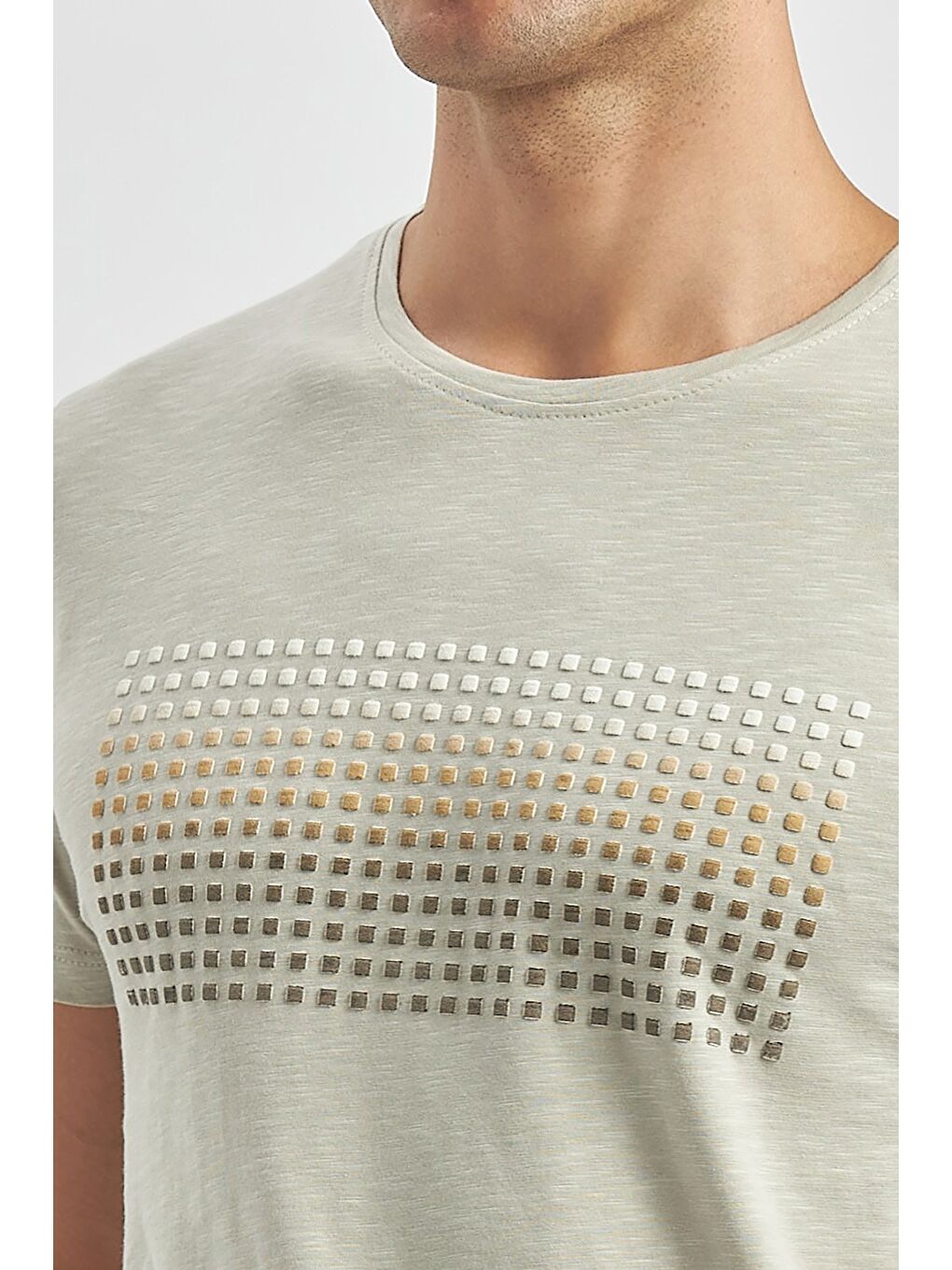 Bej Taş Rengi Baskılı Bez Ayağı Bisiklet Yaka Cepli %100 Pamuk Slim Fit Dar Kesim Tişört 1011240182-2