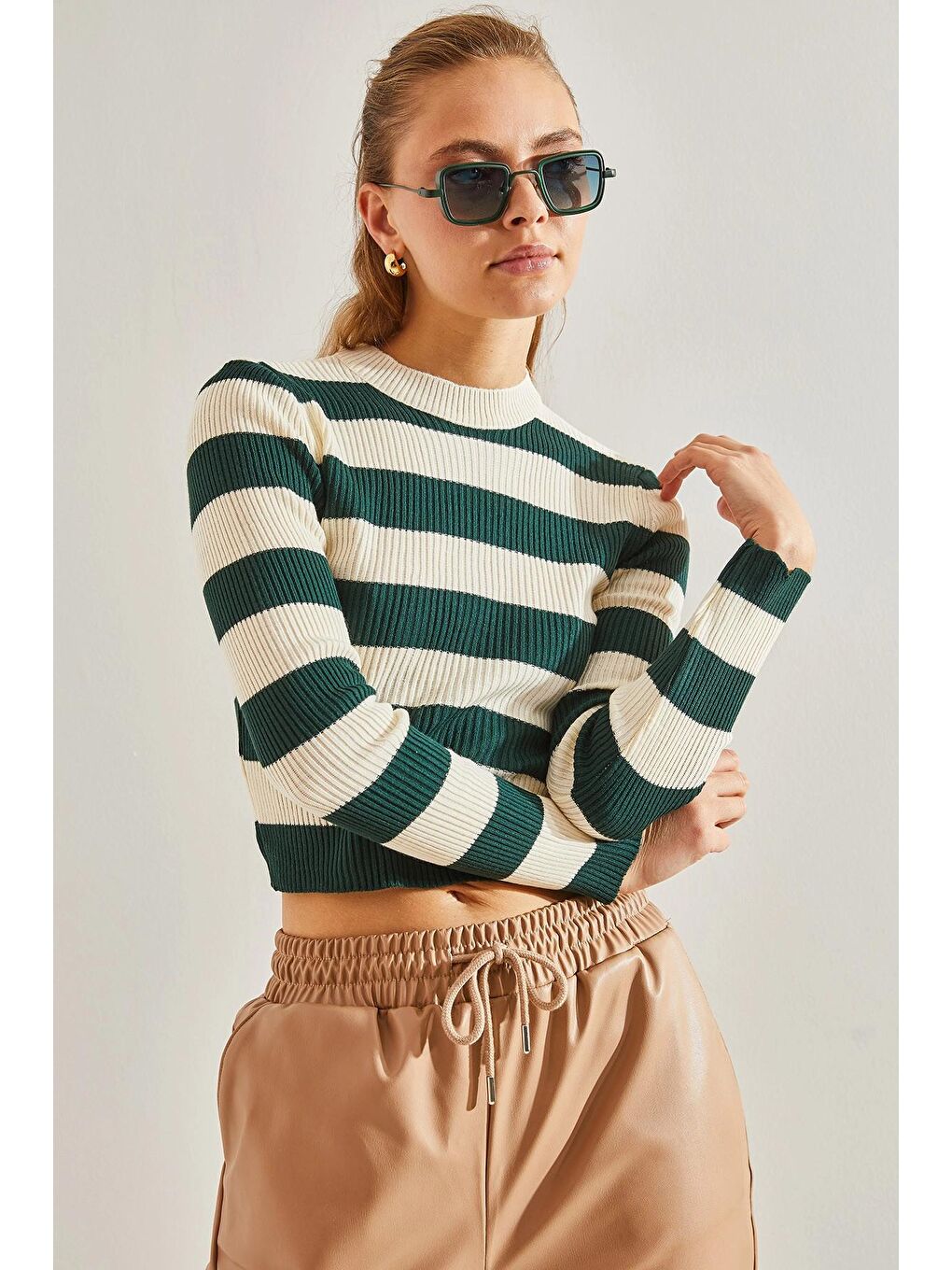 Mor Kadın Çizgili Yarım Balıkçı Yaka Crop Triko Bluz-1