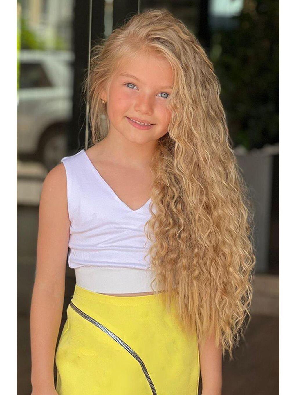 Kız Çocuk V Yaka Viskon Badi ve Fermuarlı Sarı Etekli Takım-2