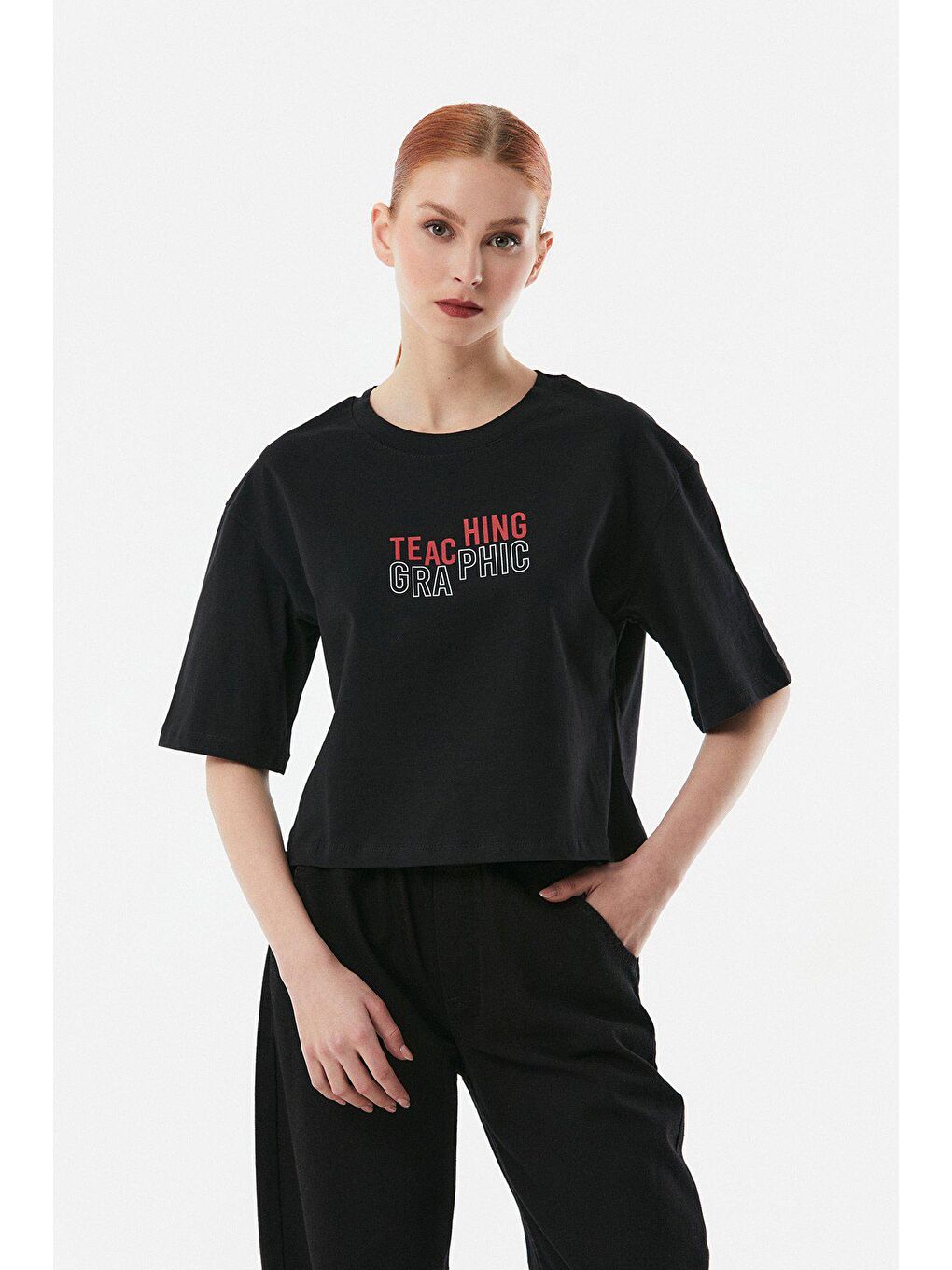 Siyah Yazı Baskılı Bisiklet Yaka Tişört