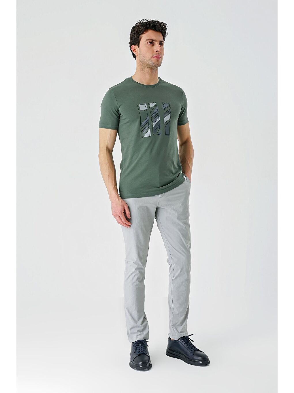 Koyu Haki Baskılı Bez Ayağı Bisiklet Yaka %100 Pamuk Casual Slim Fit Dar Kesim Tişört 1011240165-6