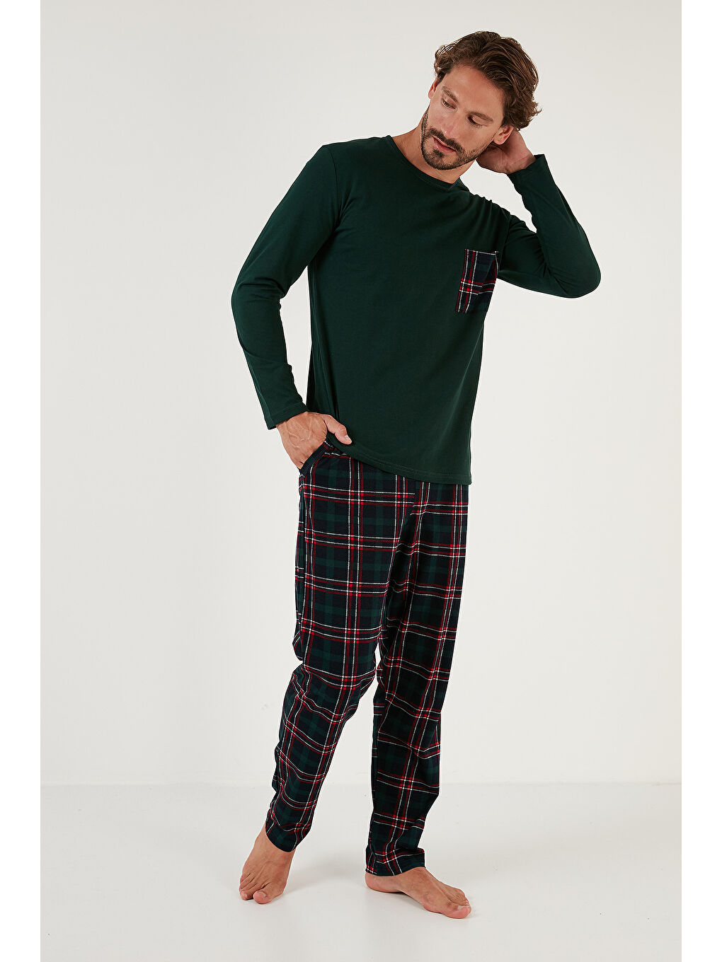 Yeşil Ekoseli Cepli Beli Lastikli %100 Pamuk Regular Fit Erkek Yılbaşı Temalı Pijama Takımı 6572001-5