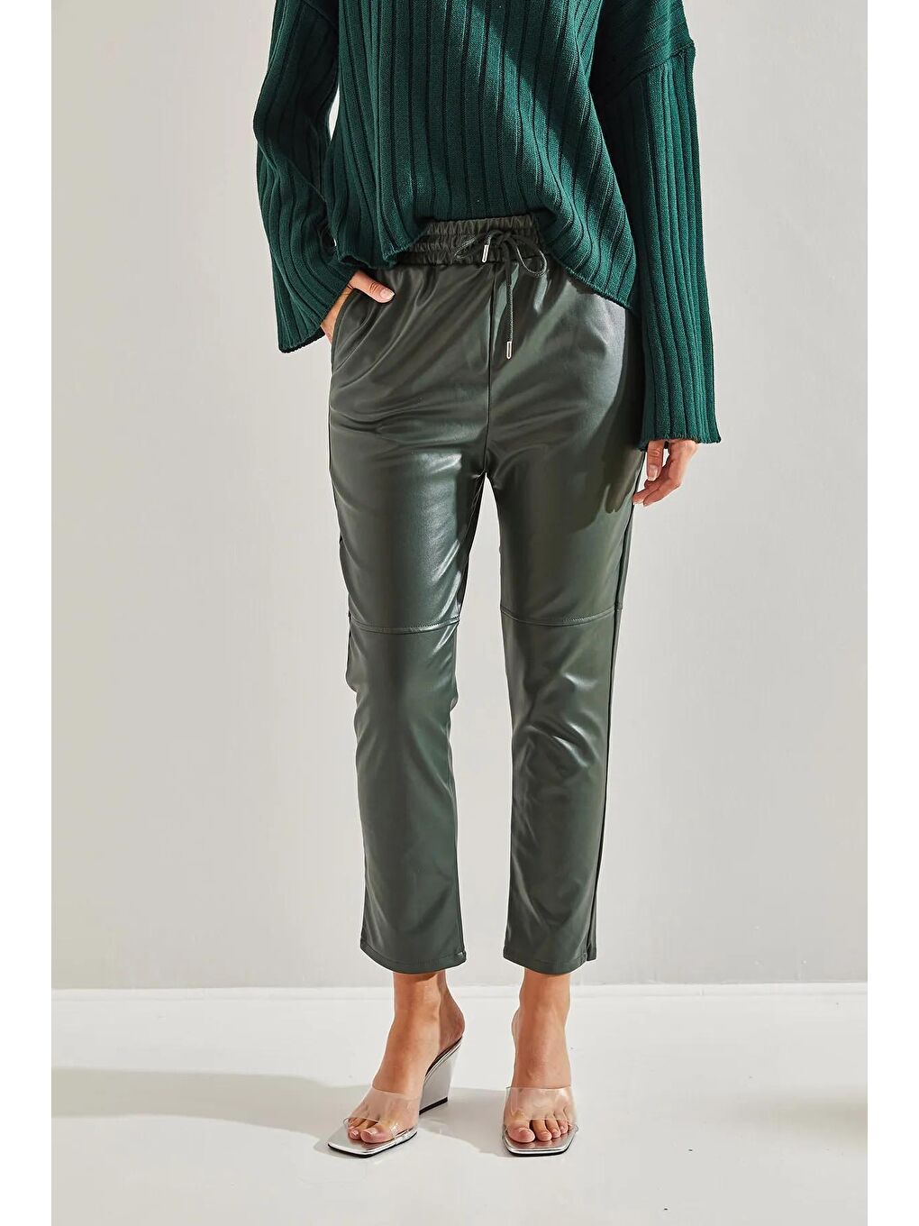 Haki Kadın Beli Lastikli Suni Deri Pantolon-3