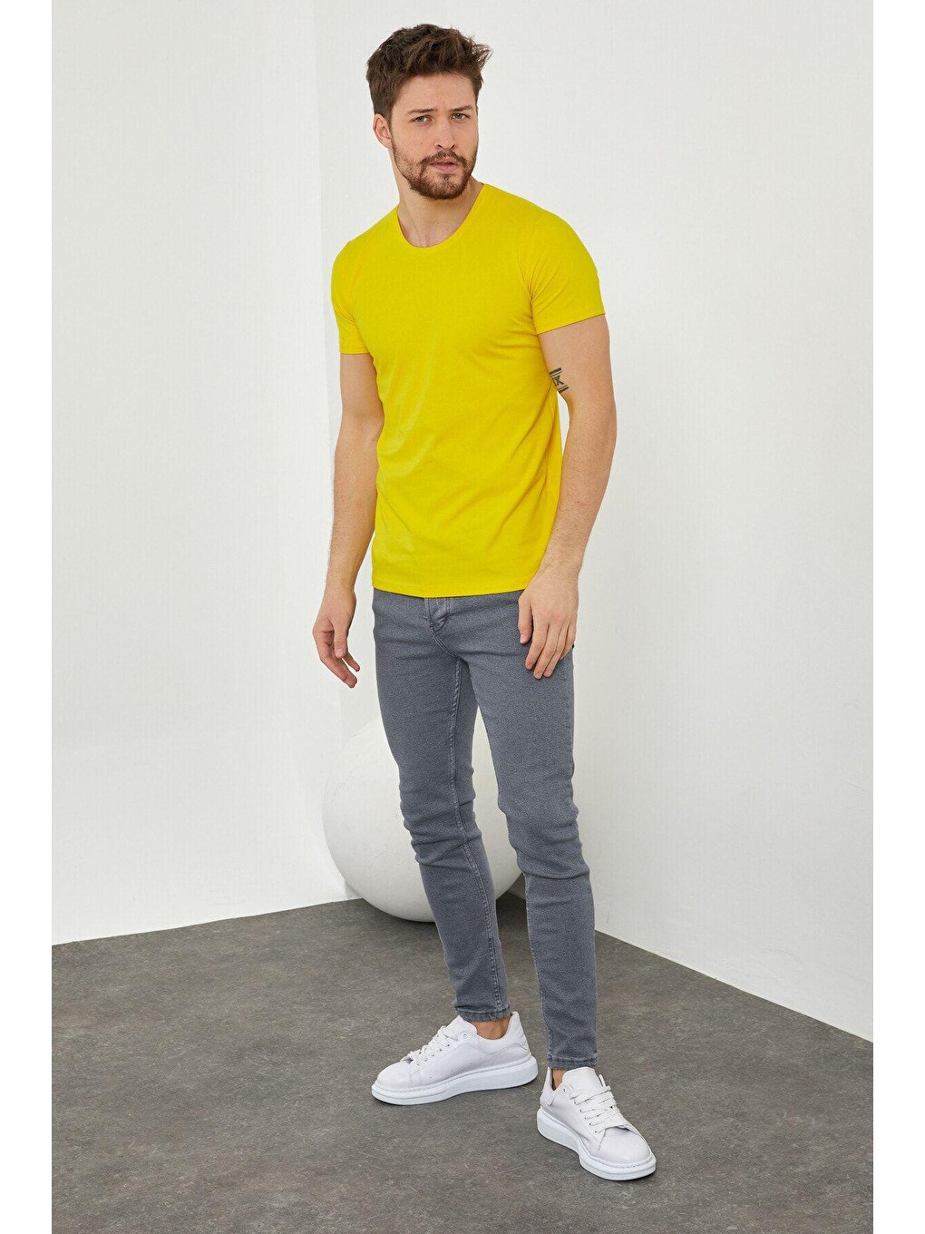 Erkek Sarı Düz Slim Fit Elastanlı Tişört-1