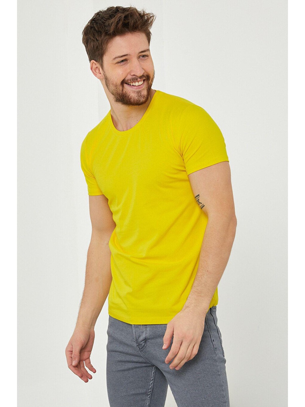 Erkek Sarı Düz Slim Fit Elastanlı Tişört-3