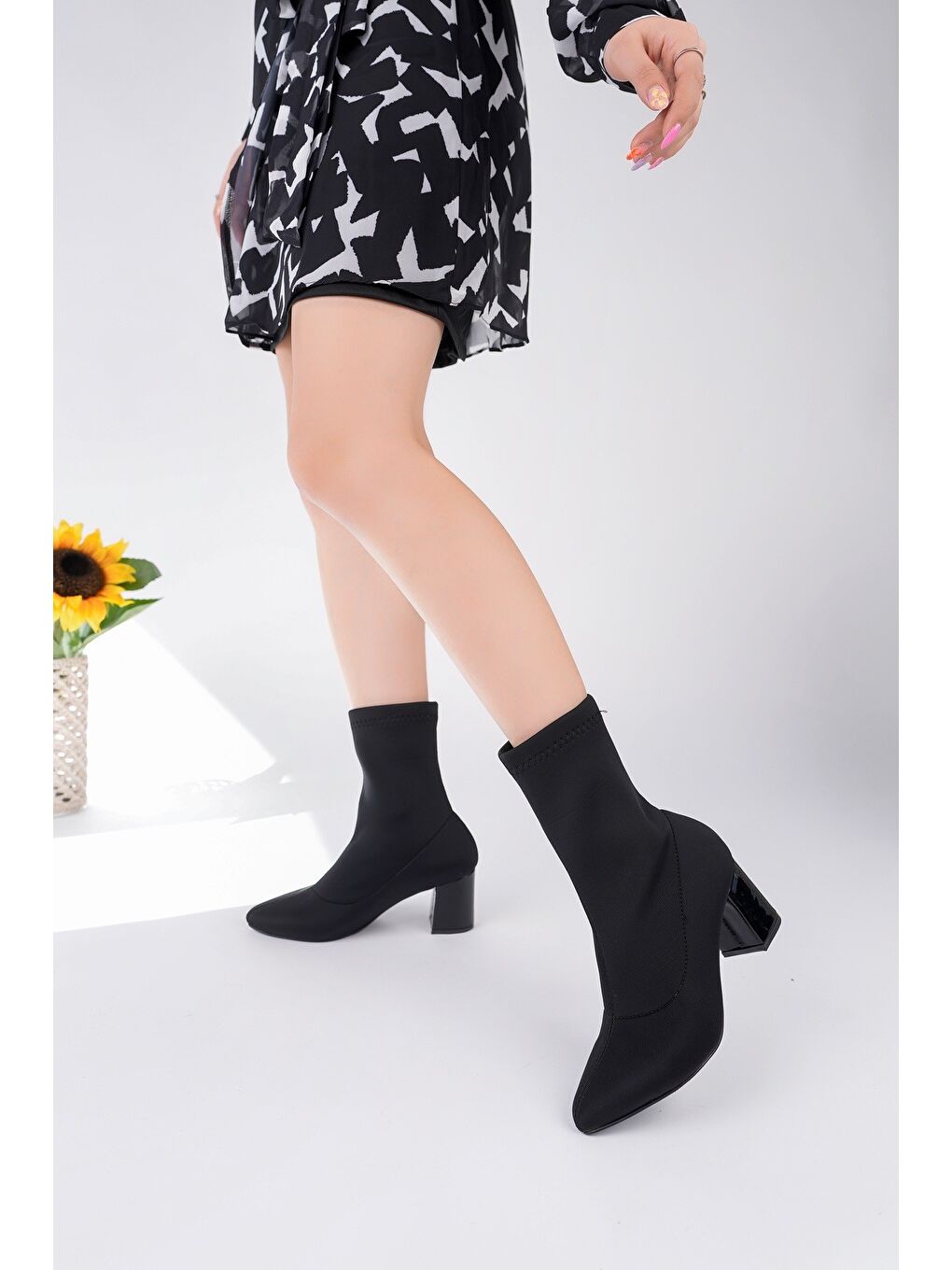 Siyah MAGNUS Sivri Burun Kalın Topuklu Kadın Streç Bot-3