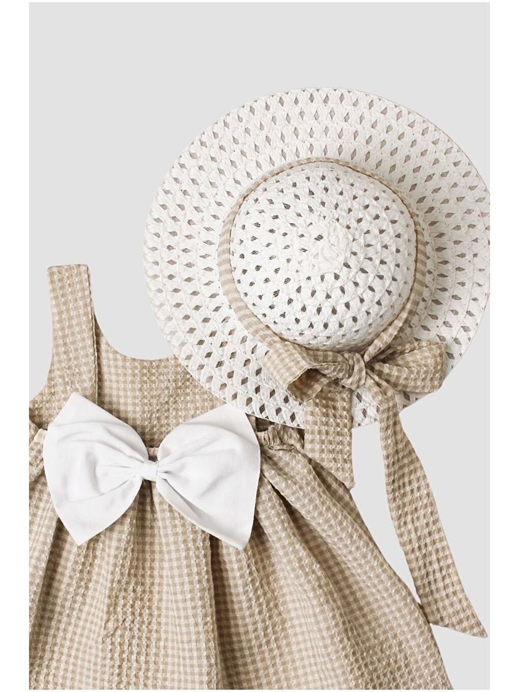 Bej Şapkalı Pötikare Desenli Fiyonklu Esnek Kız Bebek Elbisesi-4