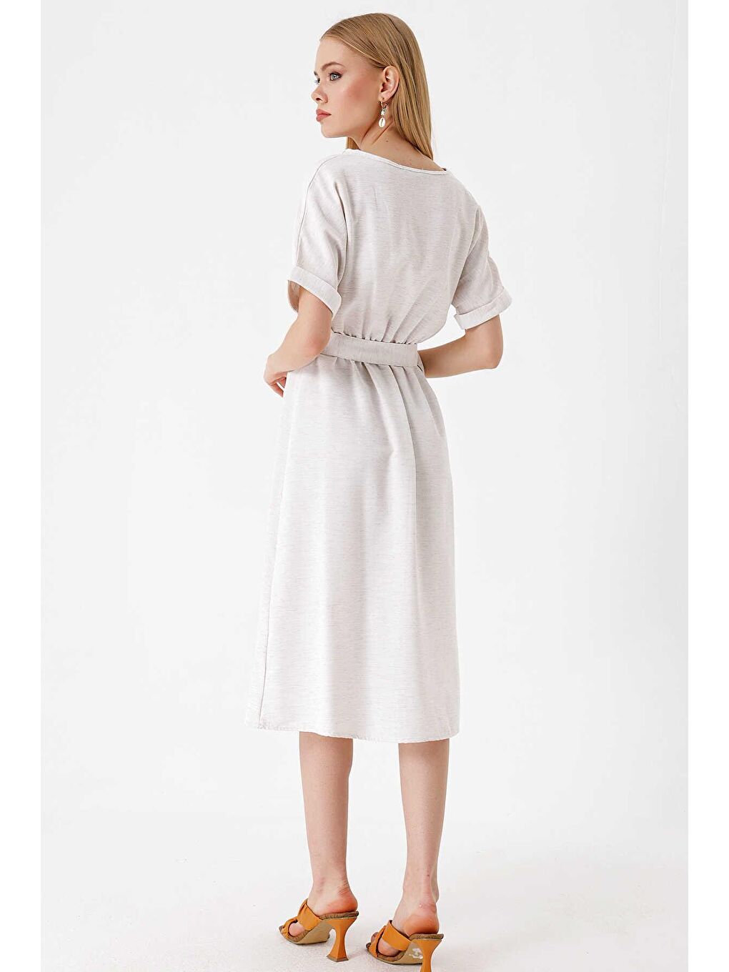 Kadın Ekru Kemerli Eteği Düğme Detaylı Kısa Kol Elbise-4