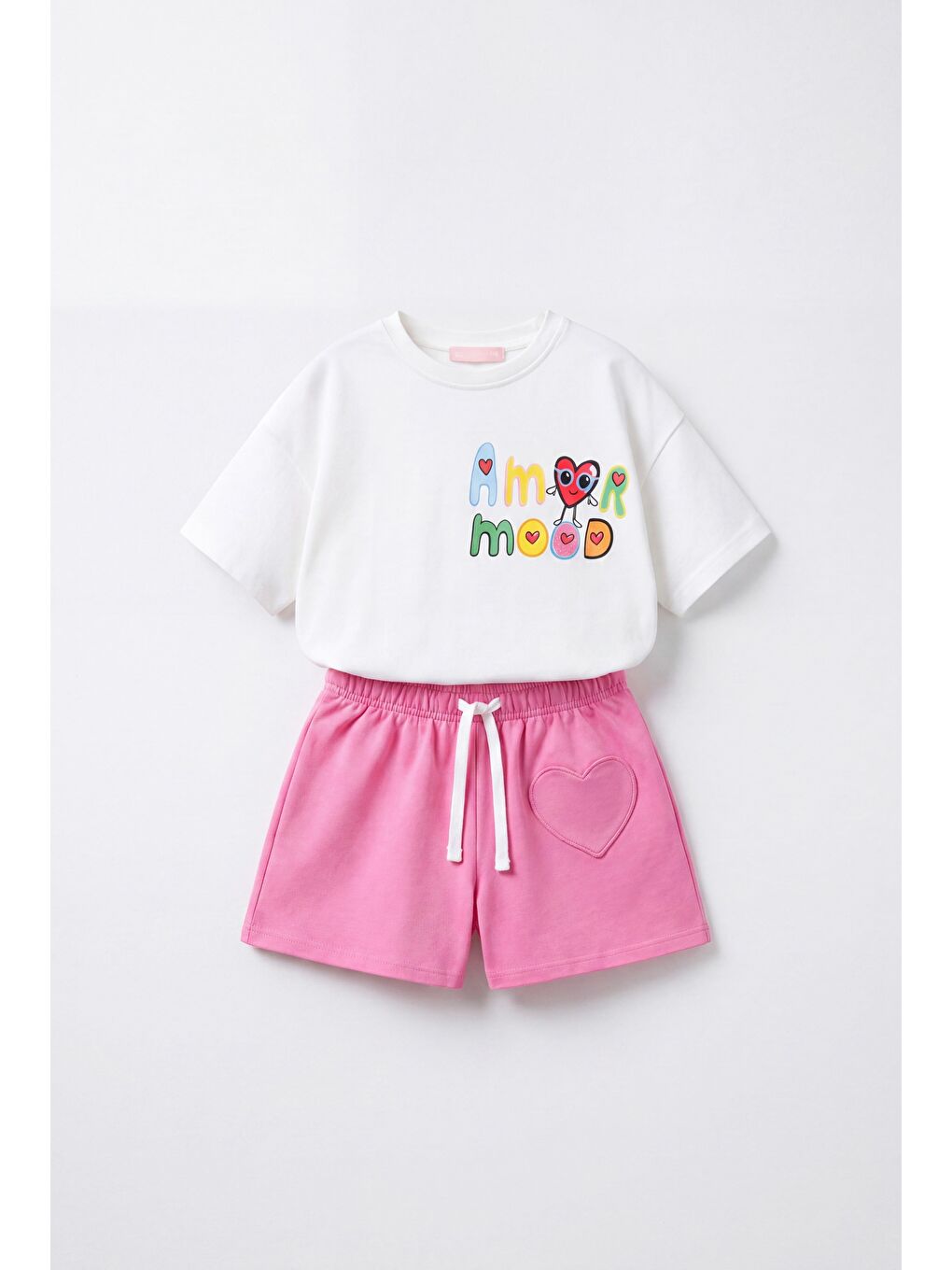 Beyaz Kız Çocuk Pamuklu Ekru Pembe Kalp Detaylı Baskılı Tişört Şort Takım