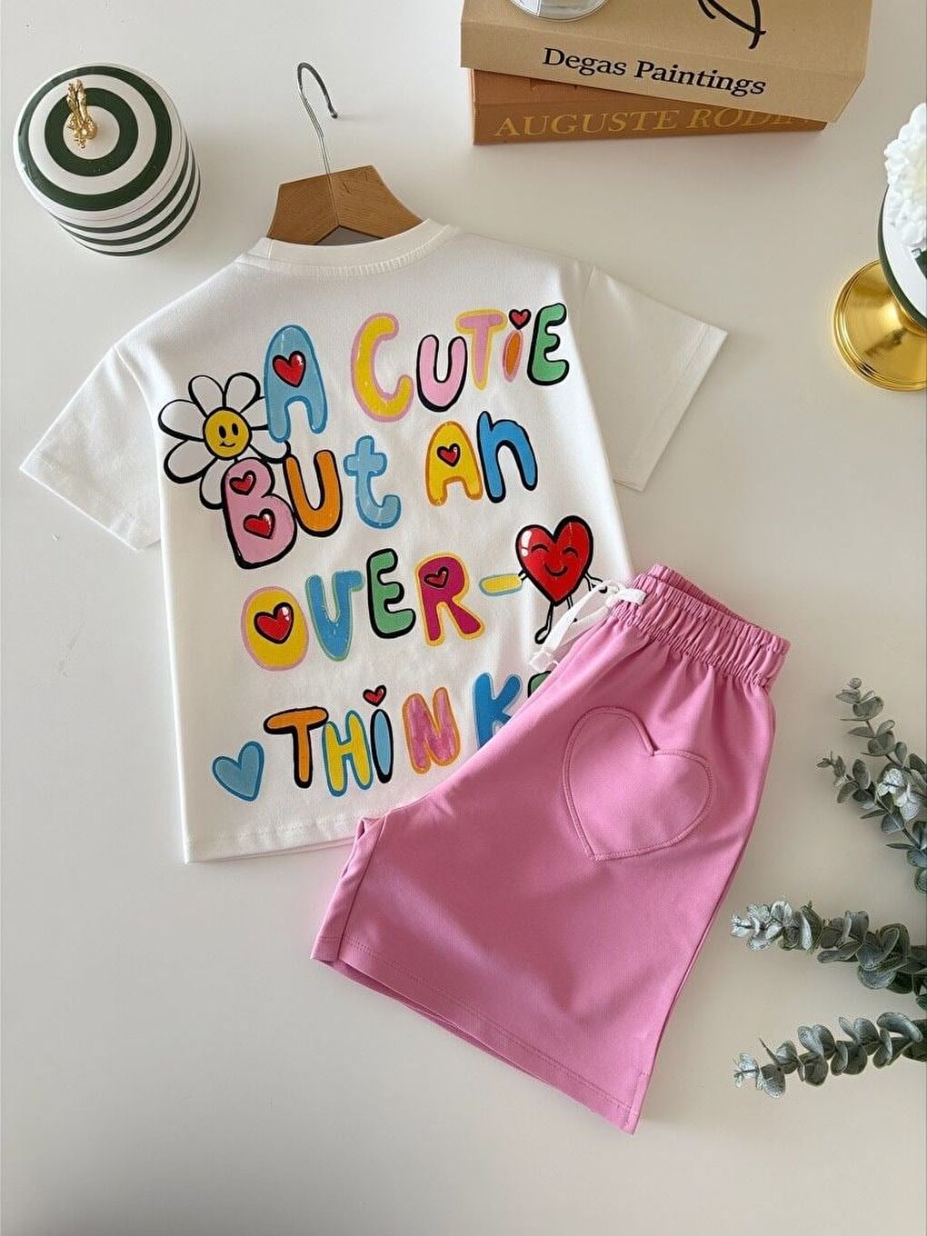 Beyaz Kız Çocuk Pamuklu Ekru Pembe Kalp Detaylı Baskılı Tişört Şort Takım-2