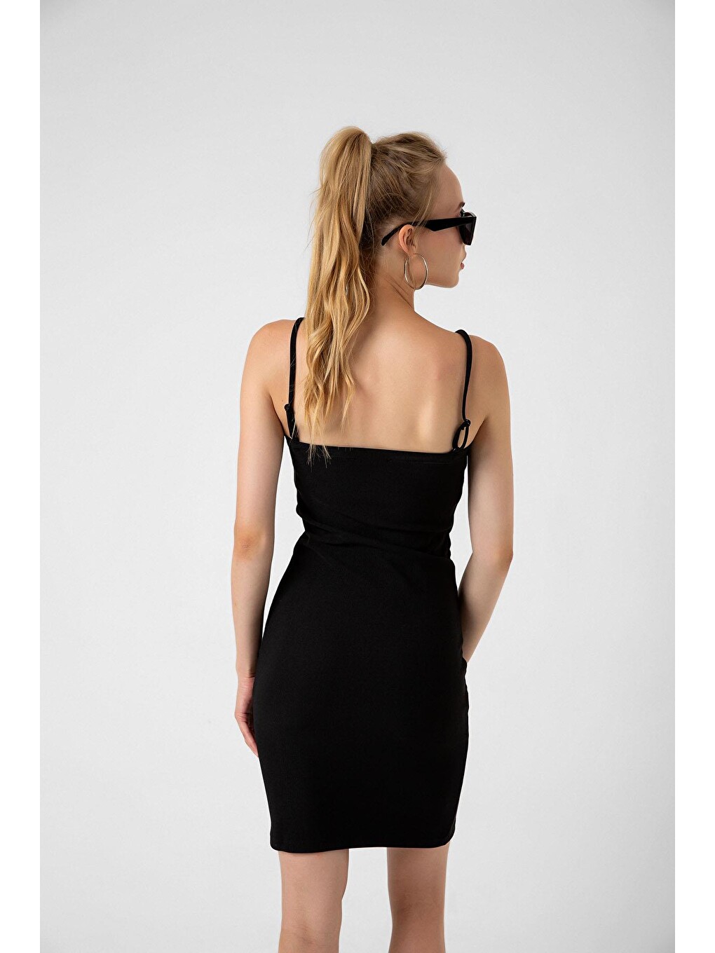 Siyah Ayarlanabilir ince askılı bodycon fitilli mini kadın elbise-4
