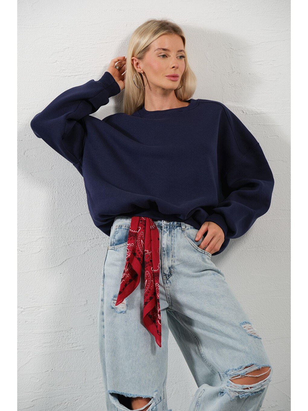 Lacivert 3 İplik Şardonlu Oversize Düşük Omuz Pamuklu Kadın Sweatshirt