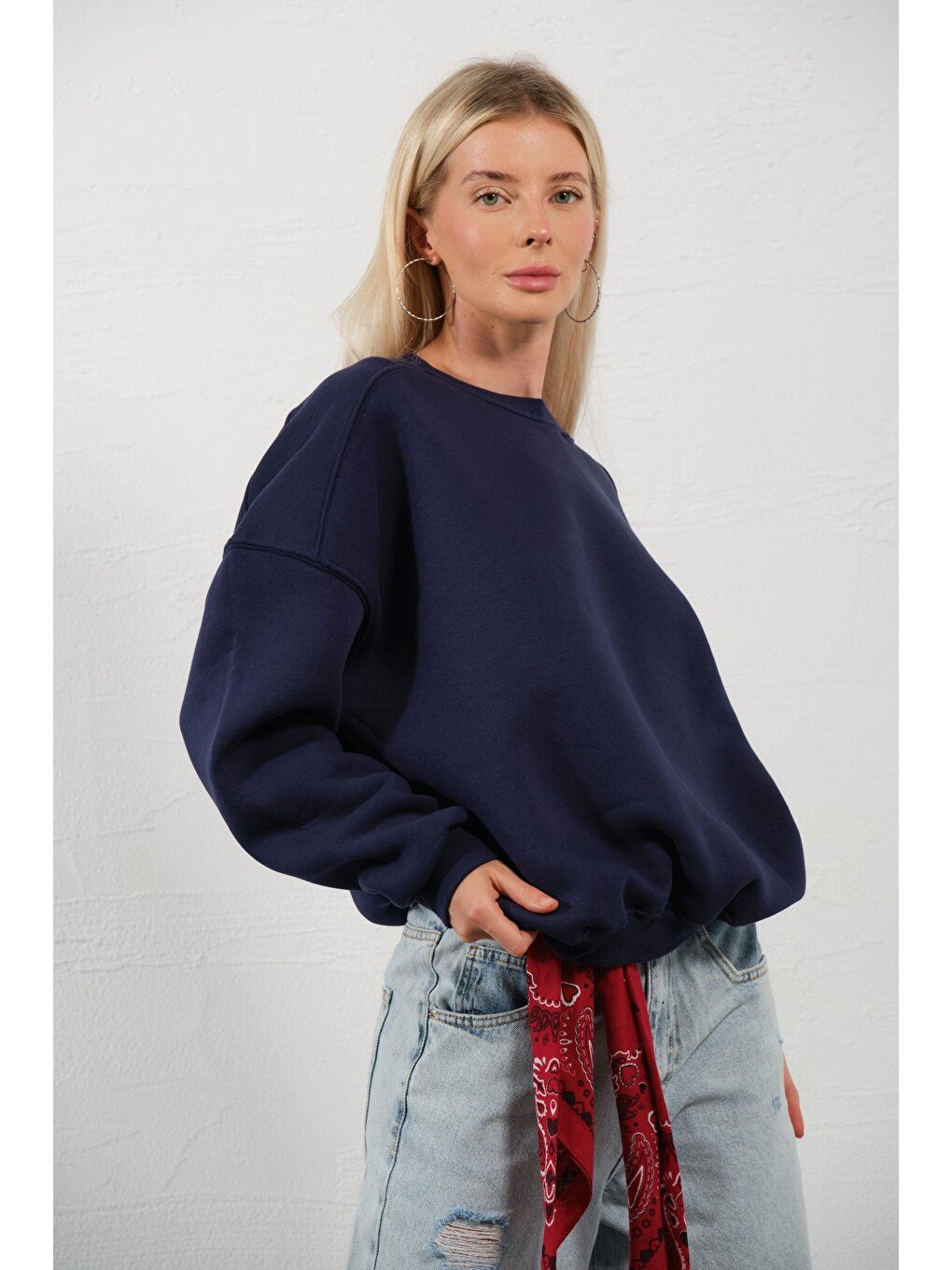 Lacivert 3 İplik Şardonlu Oversize Düşük Omuz Pamuklu Kadın Sweatshirt-1