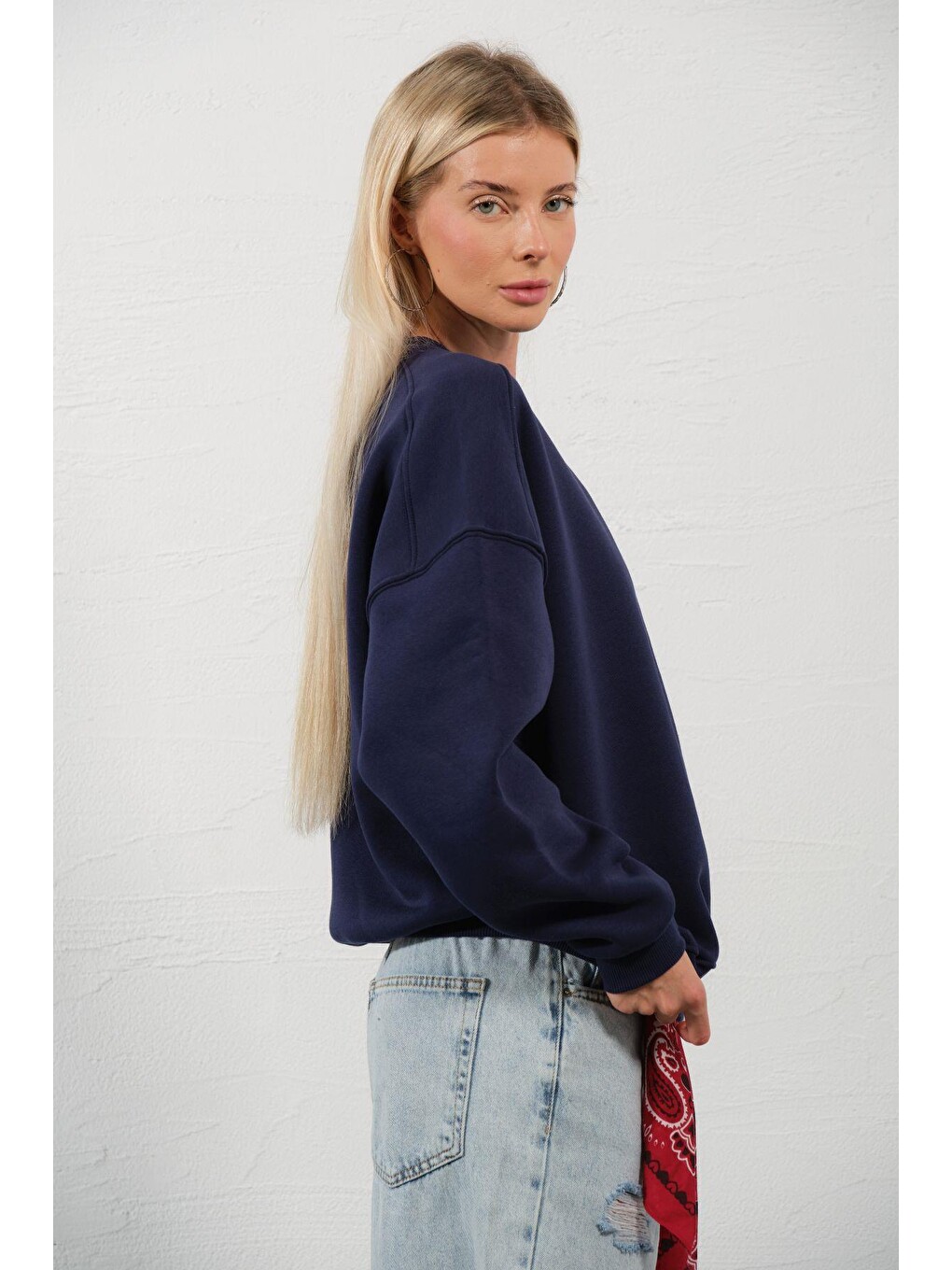 Lacivert 3 İplik Şardonlu Oversize Düşük Omuz Pamuklu Kadın Sweatshirt-3