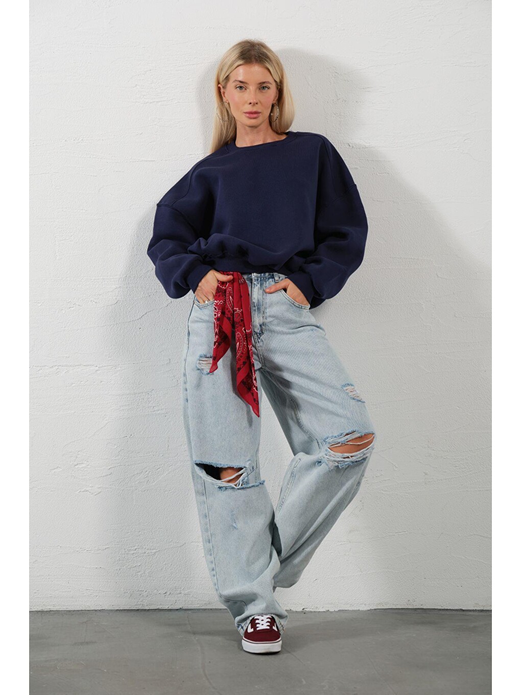 Lacivert 3 İplik Şardonlu Oversize Düşük Omuz Pamuklu Kadın Sweatshirt-6