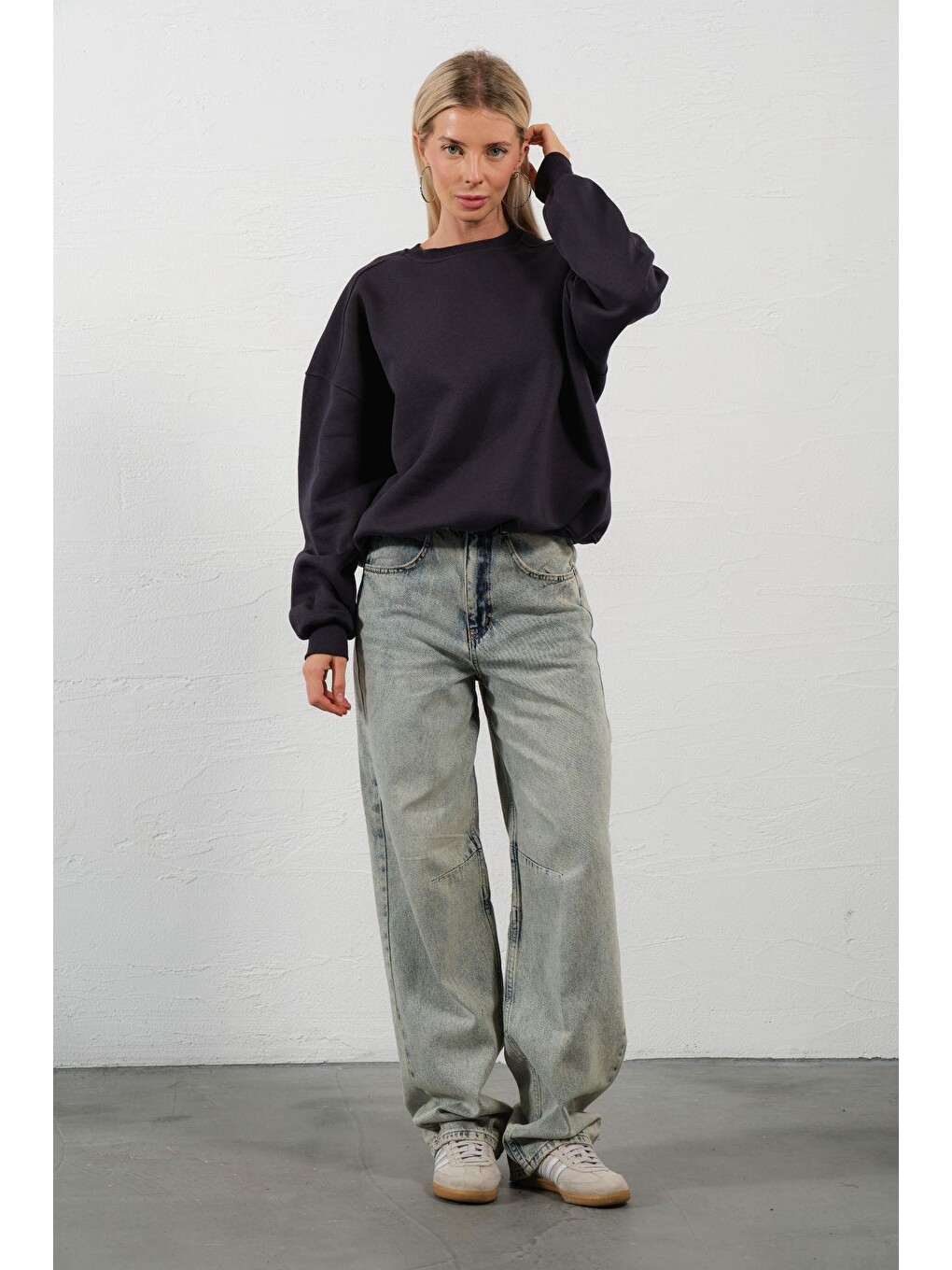 Antrasit 3 iplik şardonlu oversize düşük omuz pamuklu kadın sweatshirt-3