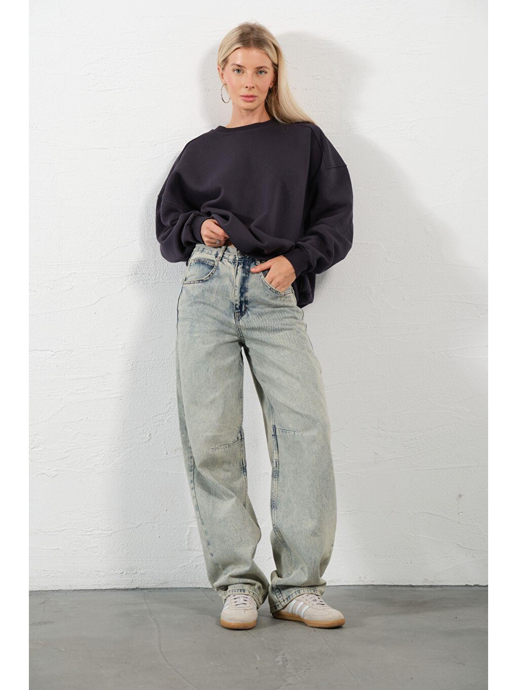 Antrasit 3 iplik şardonlu oversize düşük omuz pamuklu kadın sweatshirt-5