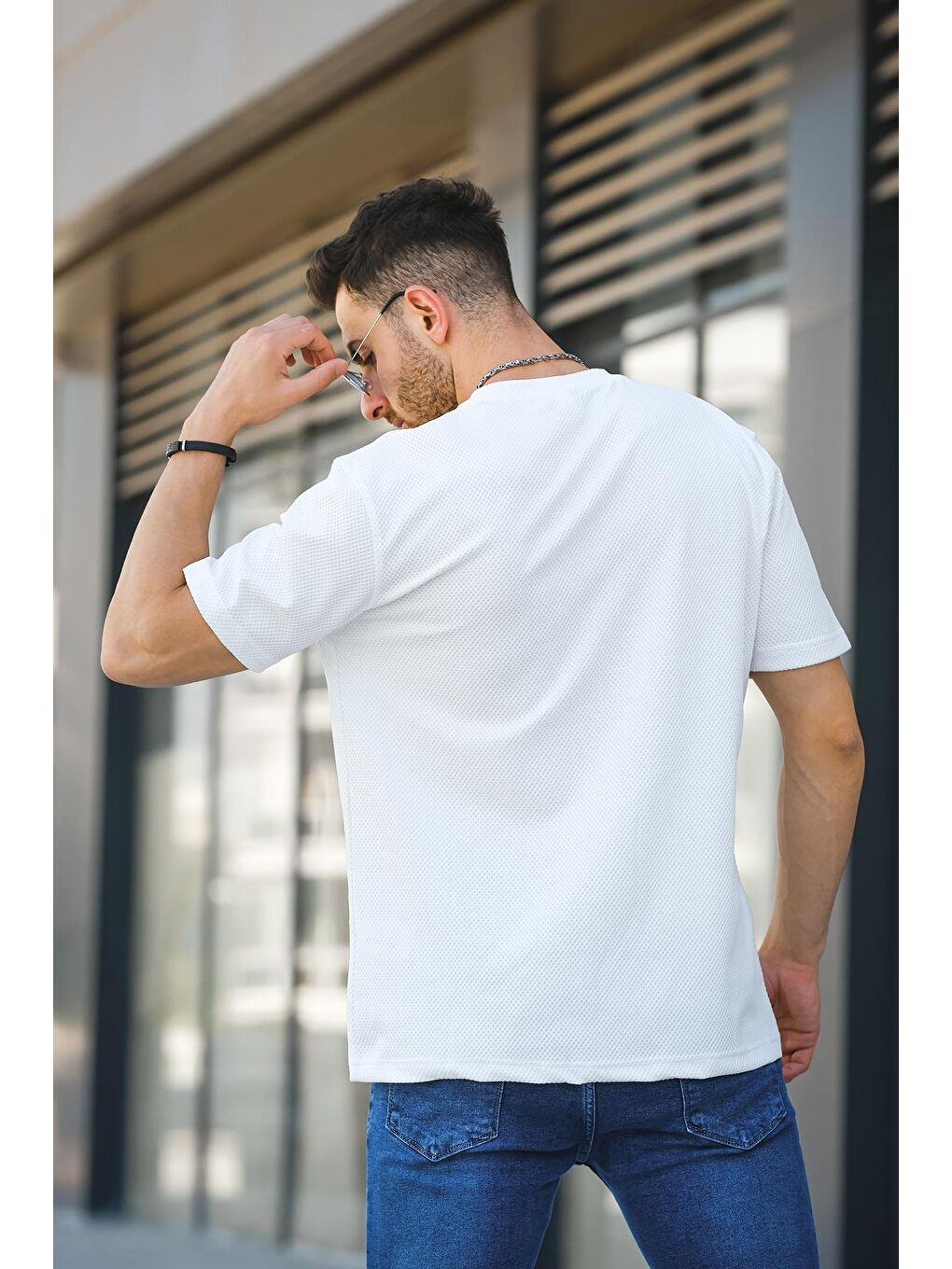 Beyaz Scarp Nakışlı Parçalı Waffle Desen Slim Fit Likralı Erkek Tişört-3